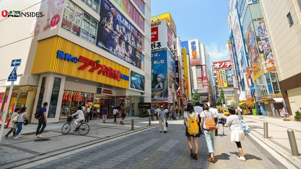 What You Can See Near Exit 4 (Shops, Offices and Street-Level Access)